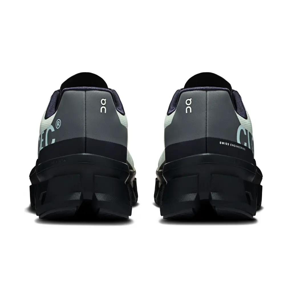 shoes-on-cloudmonster-man-glacier-black-6197656 (4).webp
